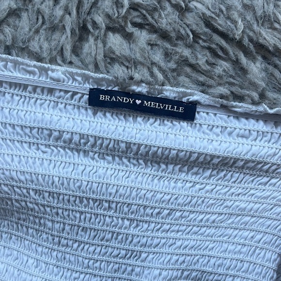 White brandy Melville crop! - Picture 2 of 2